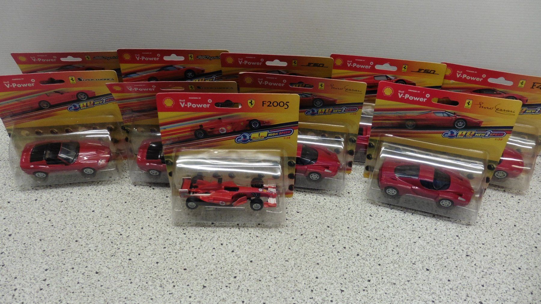 Ferrari Modellini d'auto: Ferrari Modelle M 1:38 Shell Collection – Nuovo e nell'imballaggio originale da Mönchaltorf venduto da boesi51