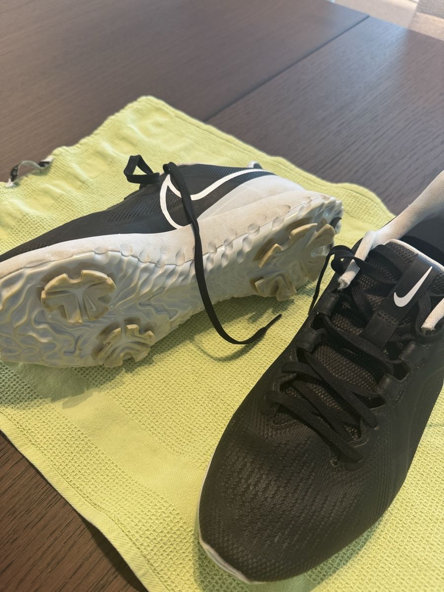 Nike Scarpe da uomo: Golfschuhe mit Stollen Gr. 42.5 – Nuovo (secondo la descrizione) da Rümlang venduto da G_Rohrer 2