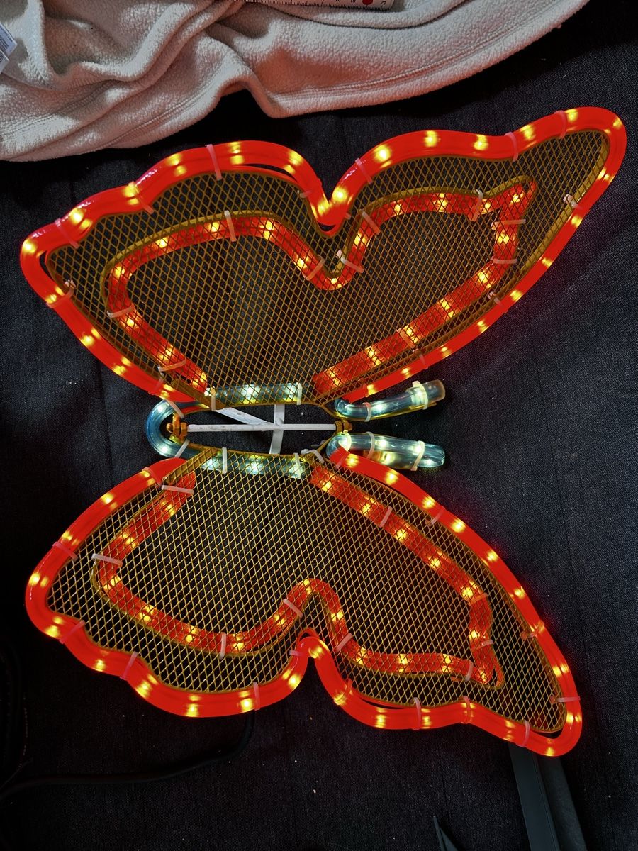 Ghirlande e barre luminose: Leuchtender Schmetterling Lichtschlauch – Usato da Sarmenstorf venduto da ramoeneli