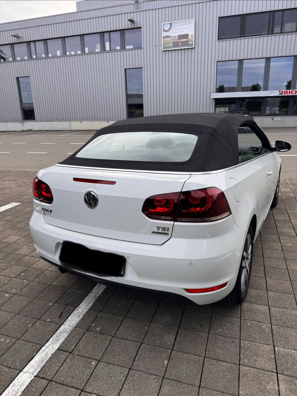 VW Automobili: VW Golf Cabrio 1.2 BMT – Usato da goldach venduto da Calistyle8 2