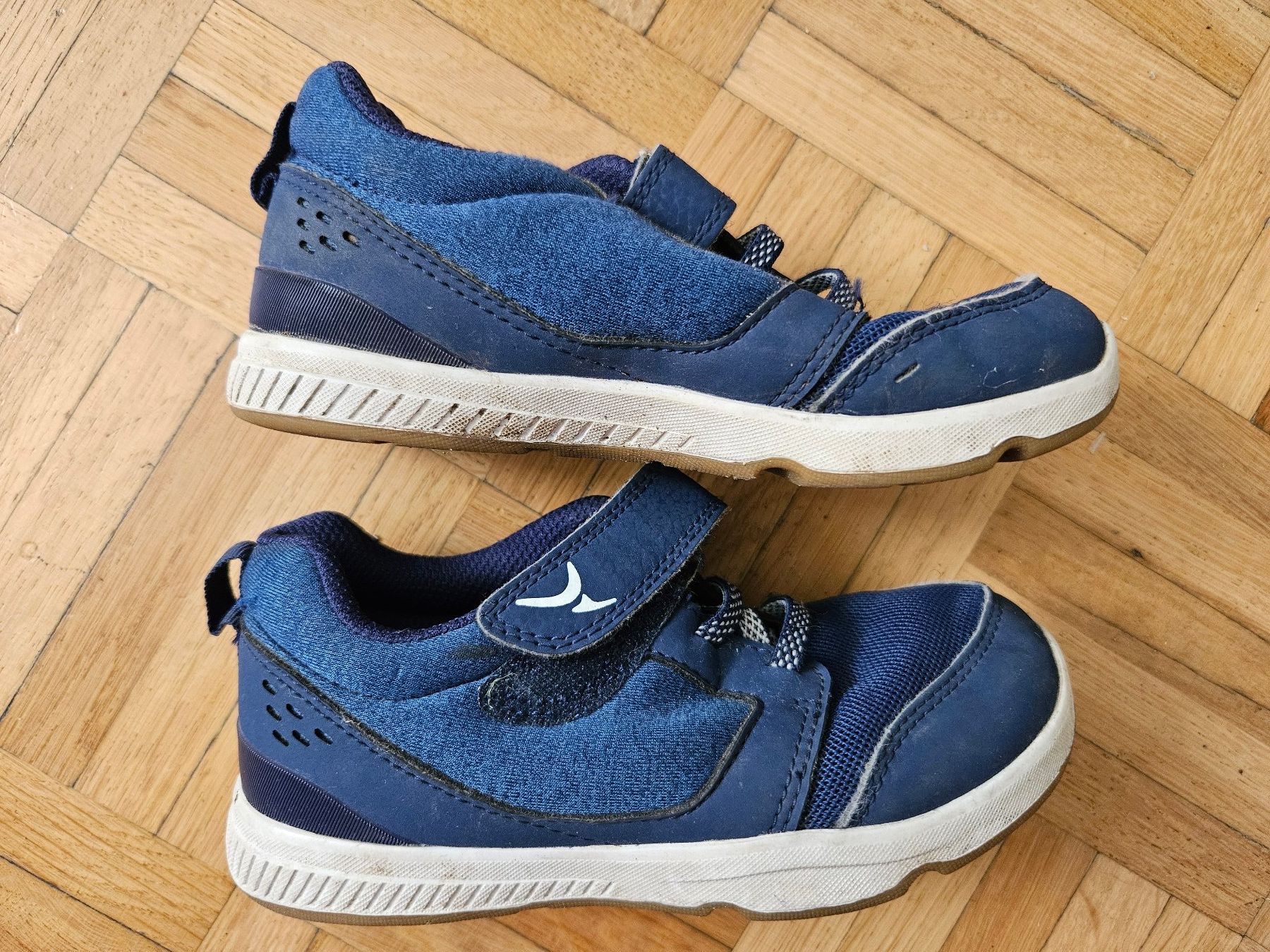 Decathlon Scarpe per ragazzi: leichte Turnschuhe / Sneaker Gr. 27 – Usato da Unterengstringen venduto da saraman 1