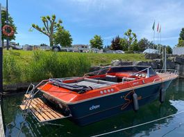 Sportboot bereit zum fahren
