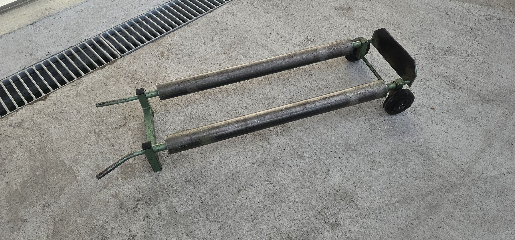 Schubkarren: Blechrollwagen – Gebraucht aus Emmenbrücke von inf_l8yf