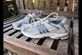 Neuwertiger Adidas-Sneaker
