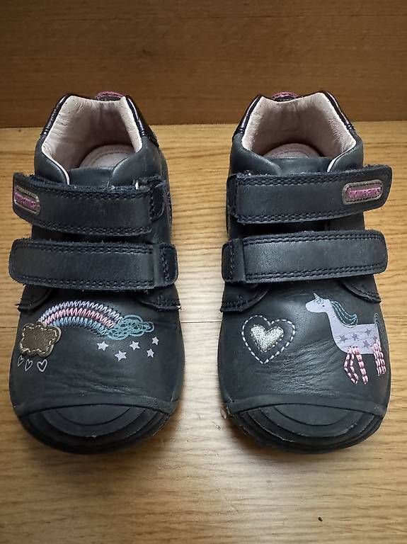Scarpe per ragazze: Süsse Lernlaufschuhe Grösse 23 – Usato da Rorschacherberg venduto da Venuise