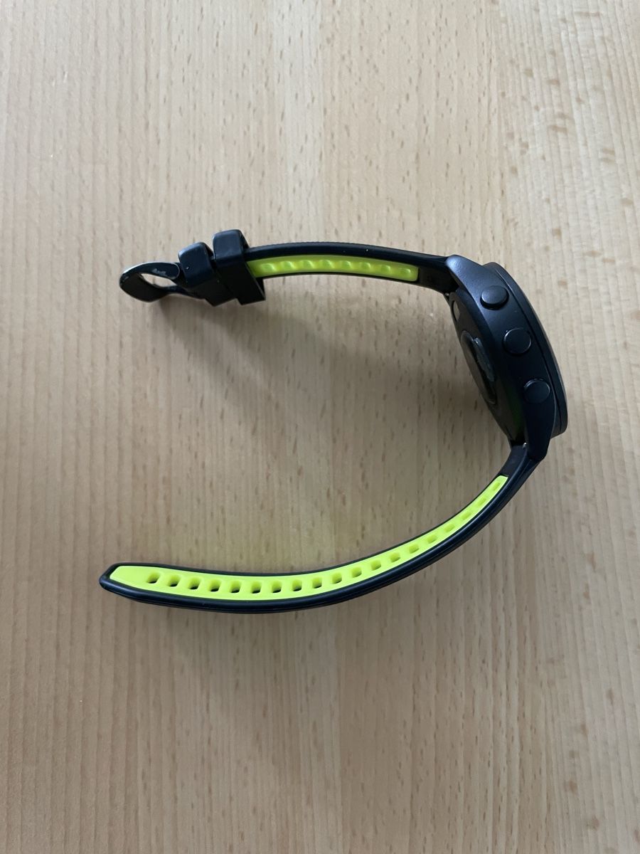 Garmin Smartwatch: Garmin Forerunner 165 Music Schwarz Gelb – Usato da Sennwald venduto da Leniman 2