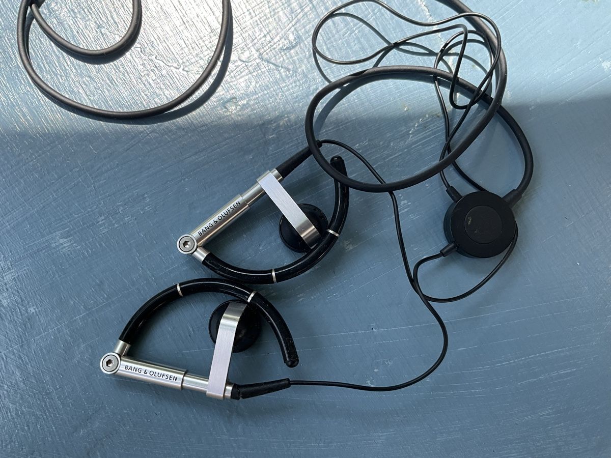 Bang & Olufsen Kopfhörer: Bang & Olufsen Kopfhörer Modell Form 2 gebraucht – Gebraucht aus Thal von nocheli