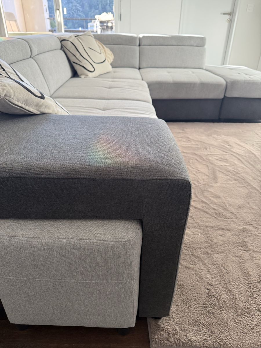 Conforama Sofas: Ecksofa hellgrau dunkelgrau mit zwei Hocker gebraucht – D'occasion à Ebikon par celine1603 1