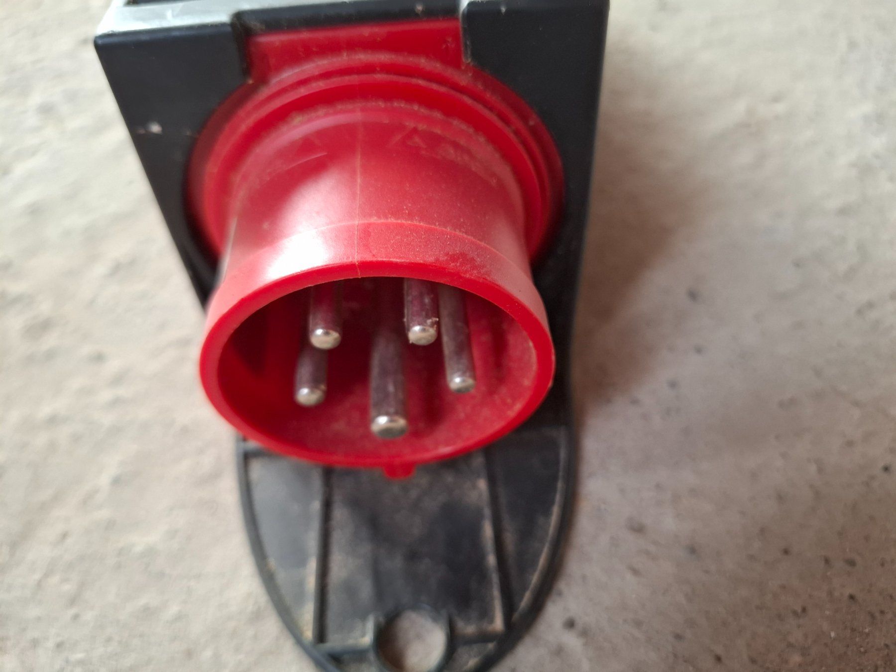 Laufwerke & Adapter: PCE 9436432 CEE Adapter 2 Stück – Gebraucht aus Steg im Tösstal von LARO14 4
