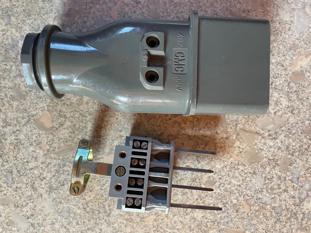 Stecker: Stecker J 40 4Polig – Gebraucht aus Huttwil von Bolpa 4