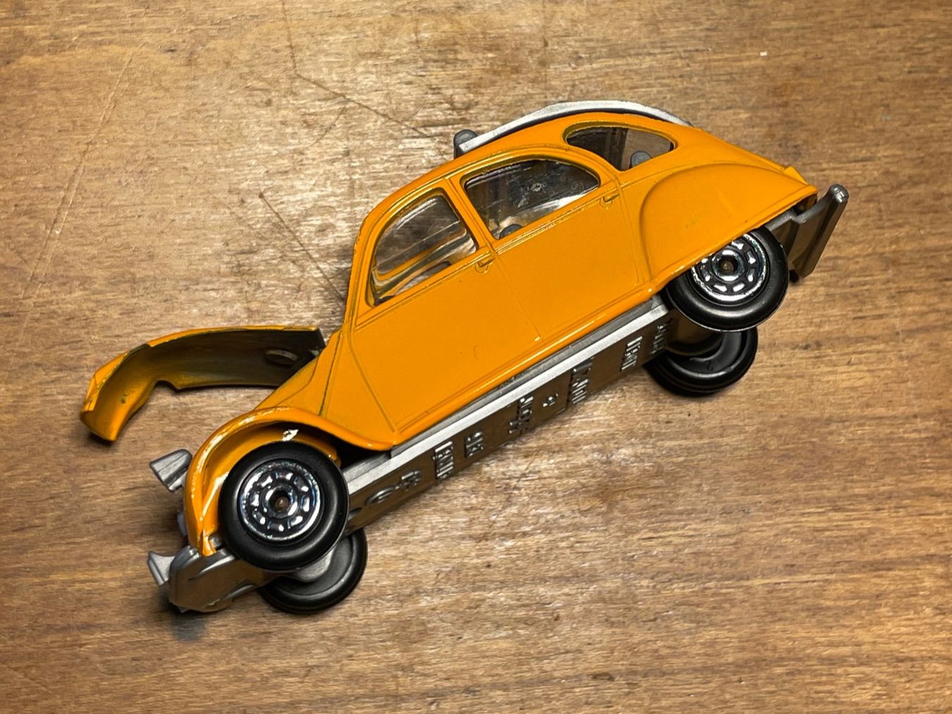 Citroën Modellini d'auto: Citroen 2CV6 Norev Modellauto – Usato da Luzern venduto da mintcar 3