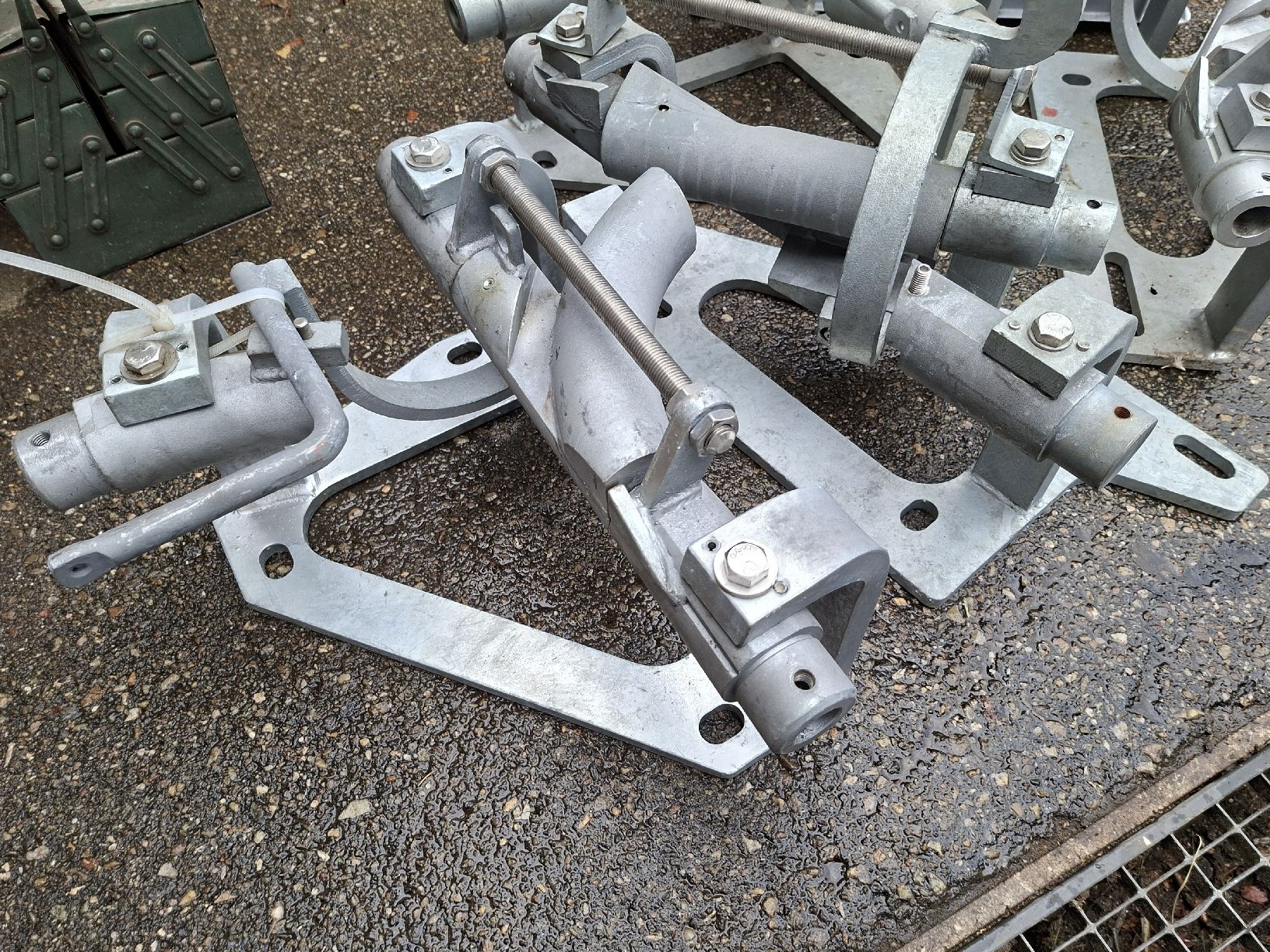 Supporti a parete: Rohrbahn-Weichen 2" verzinkt Industrie – Nuovo (secondo la descrizione) da Grossdietwil venduto da hufi10 1