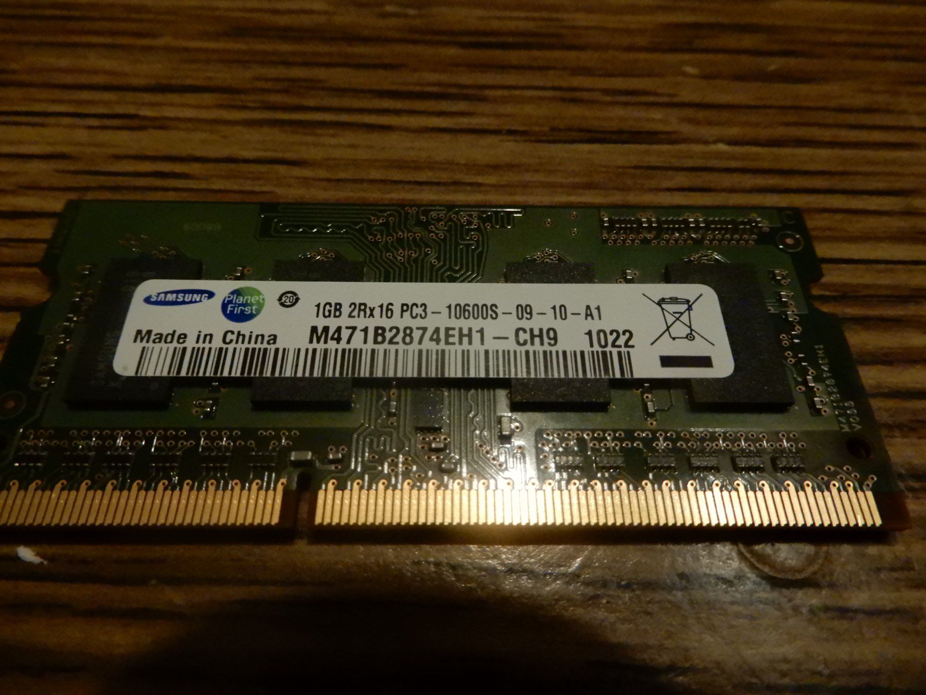 Mémoires / RAM: Samsung 1GB PC3-10600S RAM Modul gebraucht – D'occasion à Worben par MaKo3252 1