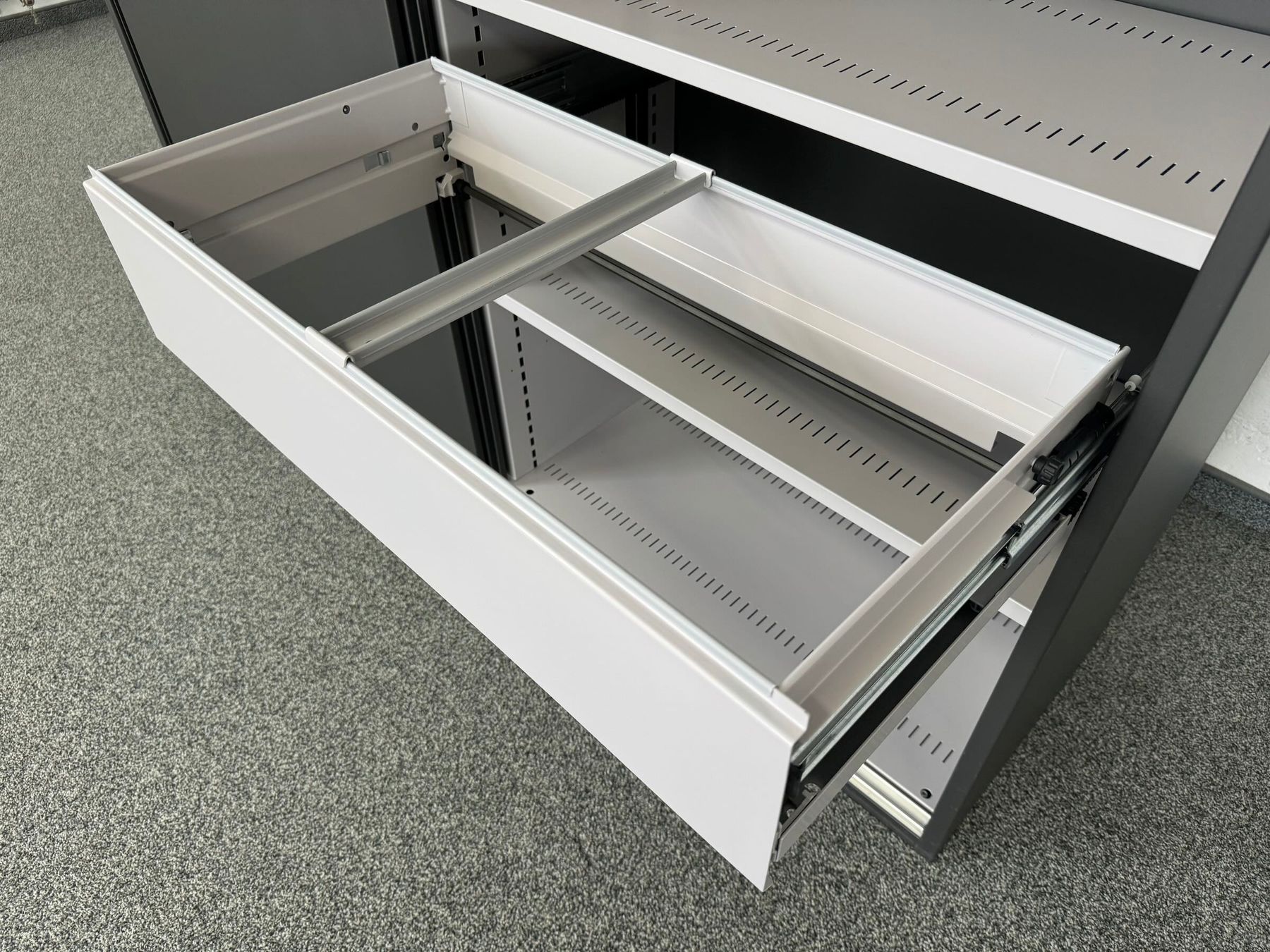 Lista Banconi: Lista Office LO Storage Hängeregister-Einsatz Hellgrau – Usato da Schönenwerd venduto da mcofficeshop 4