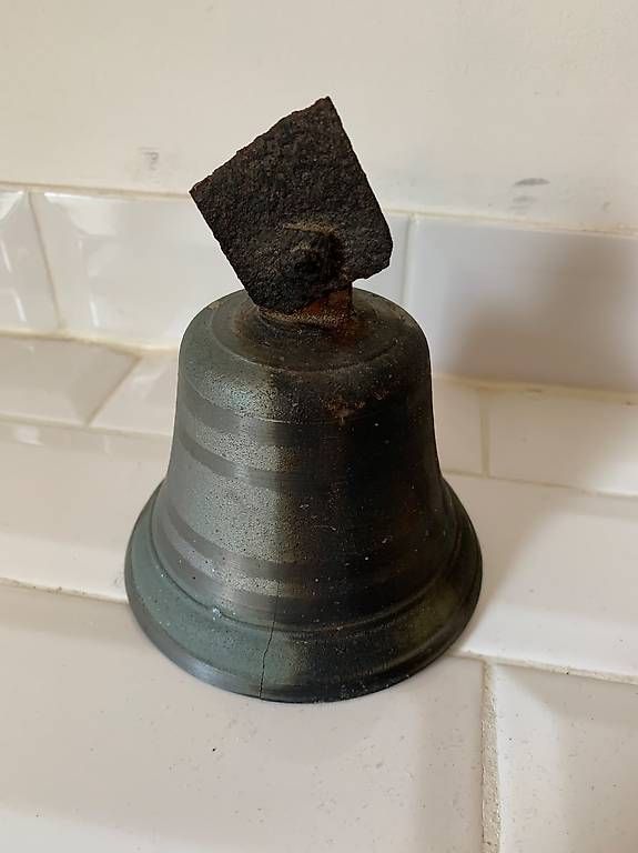 Campanacci mucche: Ancienne cloche bronze – Usato da Montreux venduto da Barber_Swiss_Vintage 2