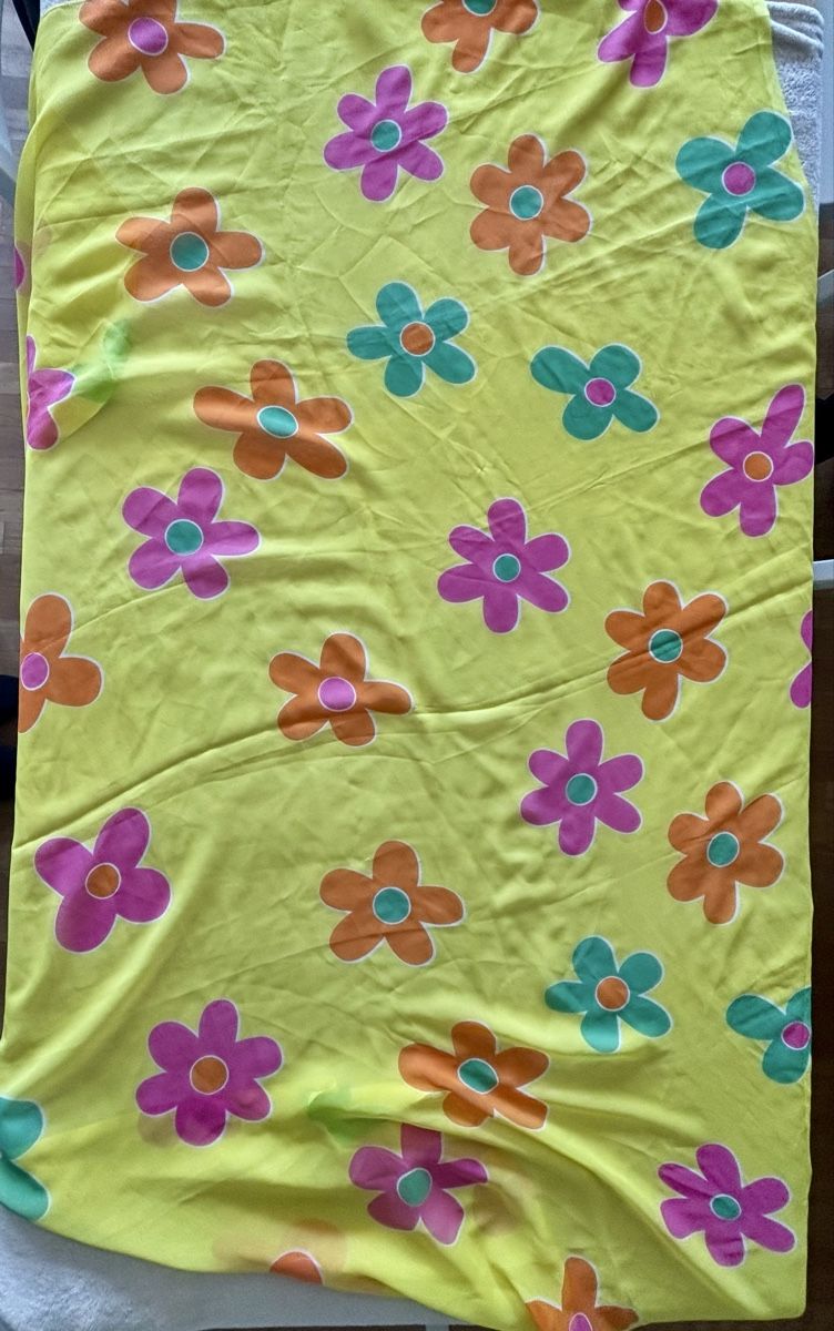 Foulard & Sciarpe: 2 sommerliche Tücher mit Blumenmuster, leicht & luftig – Usato da Affoltern am Albis venduto da mwittenwiller 1