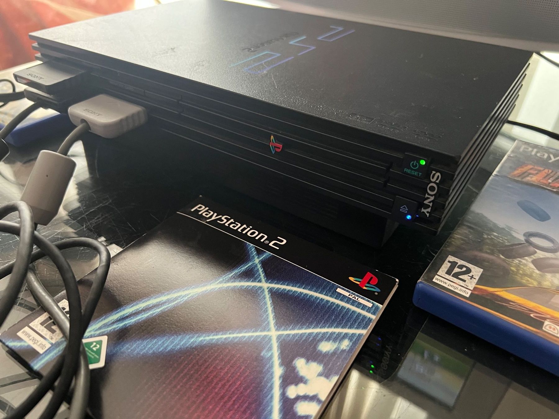 Sony Konsolen: PlayStation 2 Fat with 2 controller and games – Gebraucht aus Astano von hyperion-atlas 1