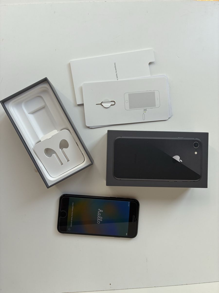 Apple Handys / Smartphones: Apple iPhone 8 64GB Space Grey - Battery 87% – Gebraucht aus Lucens von metaD 2