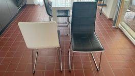 🪑6 Esszimmerstühle schwarz/weiss +Tisch gratis ab Ende Nov.