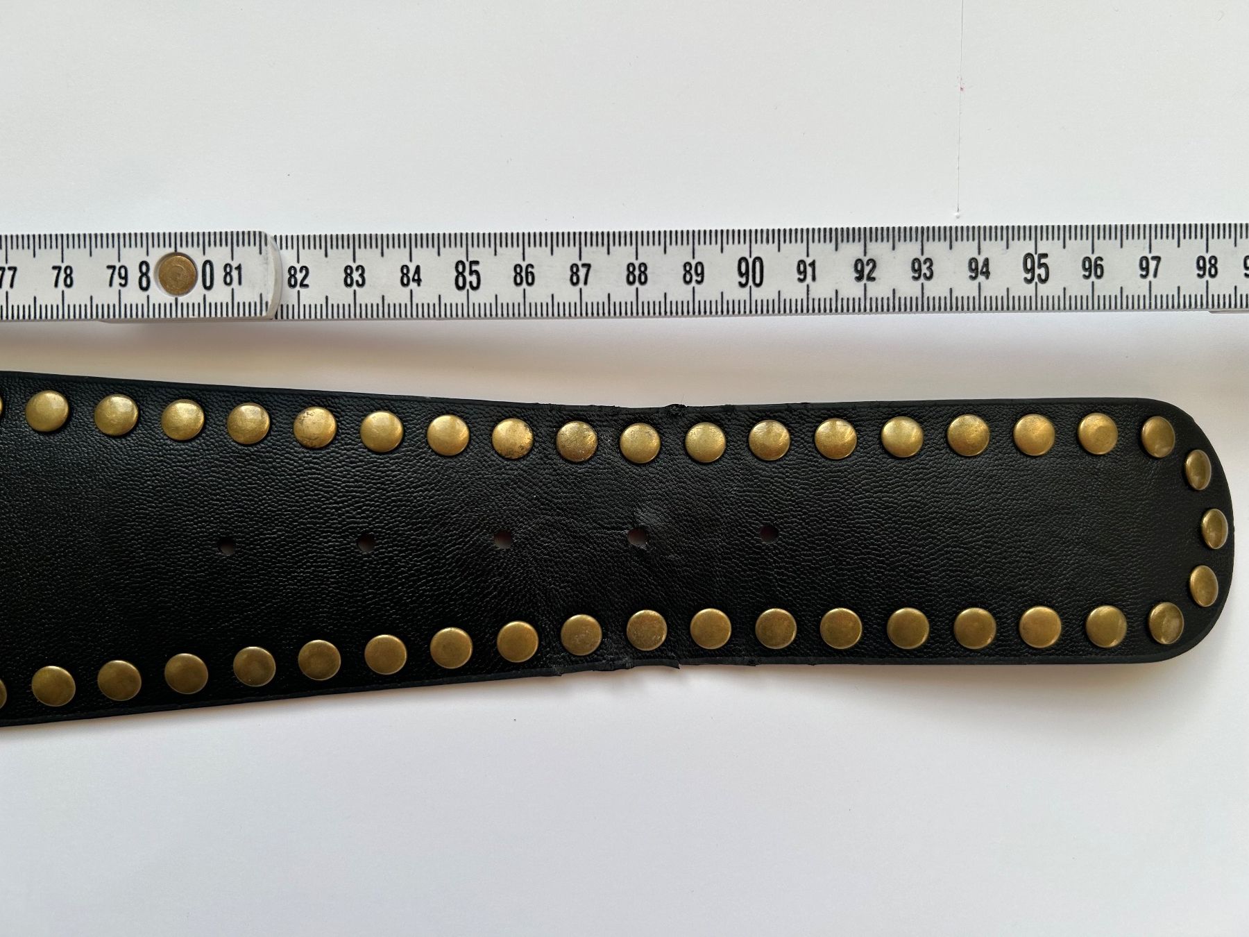 Cinture: Schwarzer Nietengürtel, 100cm lang – Usato da Zürich venduto da Lolaa123 2