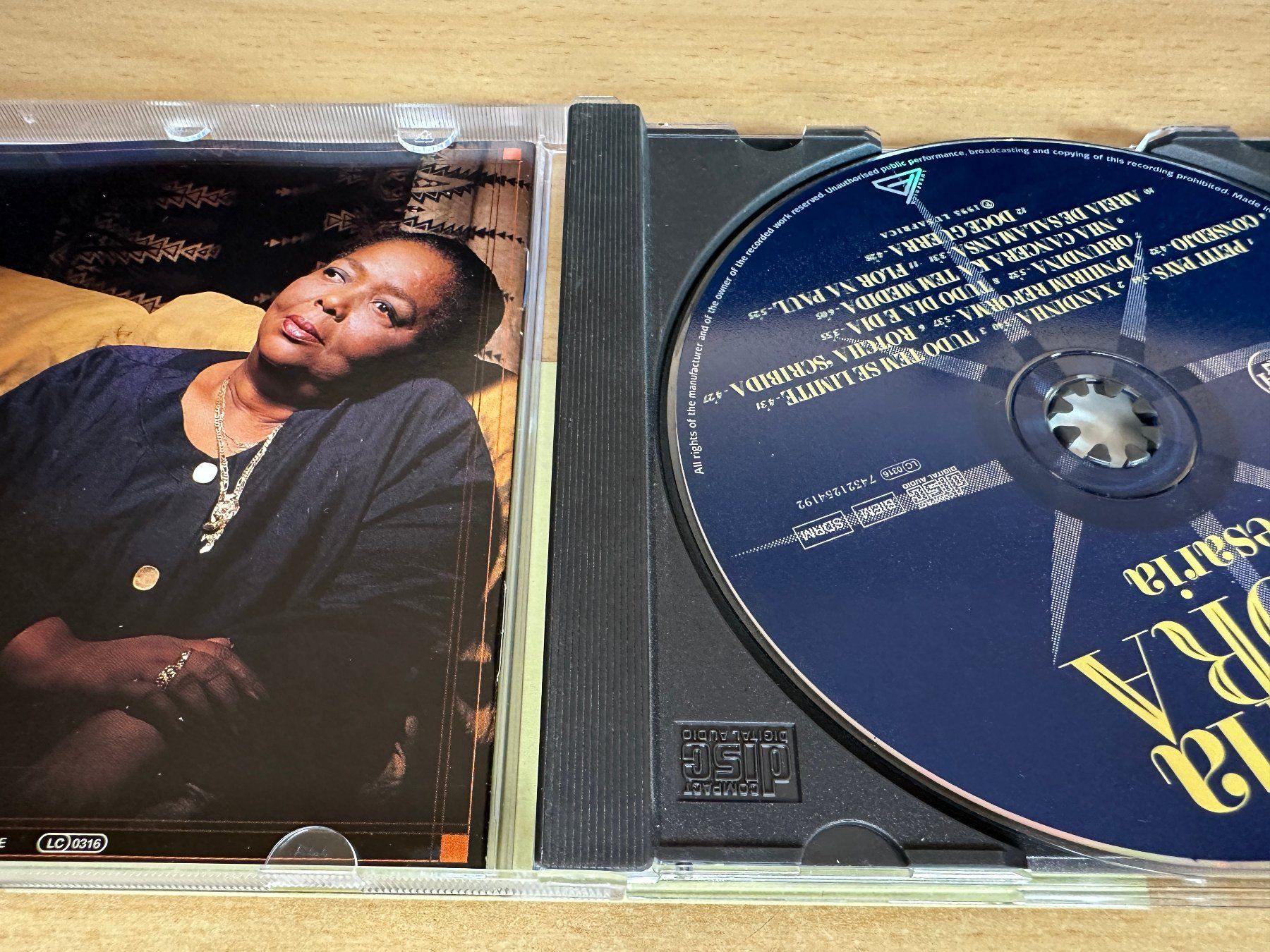 CD: Cesaria Evora – Cesaria – Usato da Rikon im Tösstal venduto da Alpenmutz 2