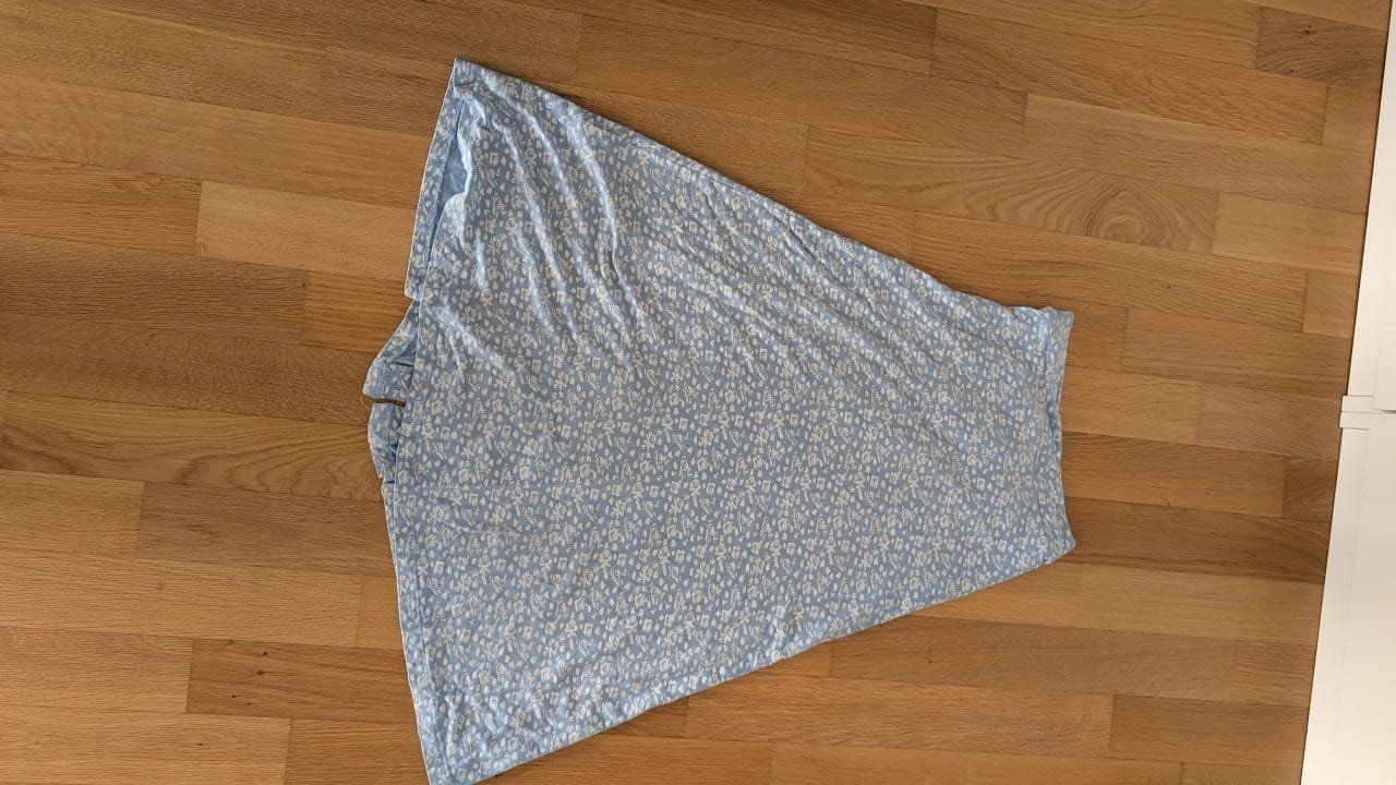 Gonne: Sommerlicher Blumenrock, Grösse S, hellblau – Usato da Au SG venduto da and_cra 1