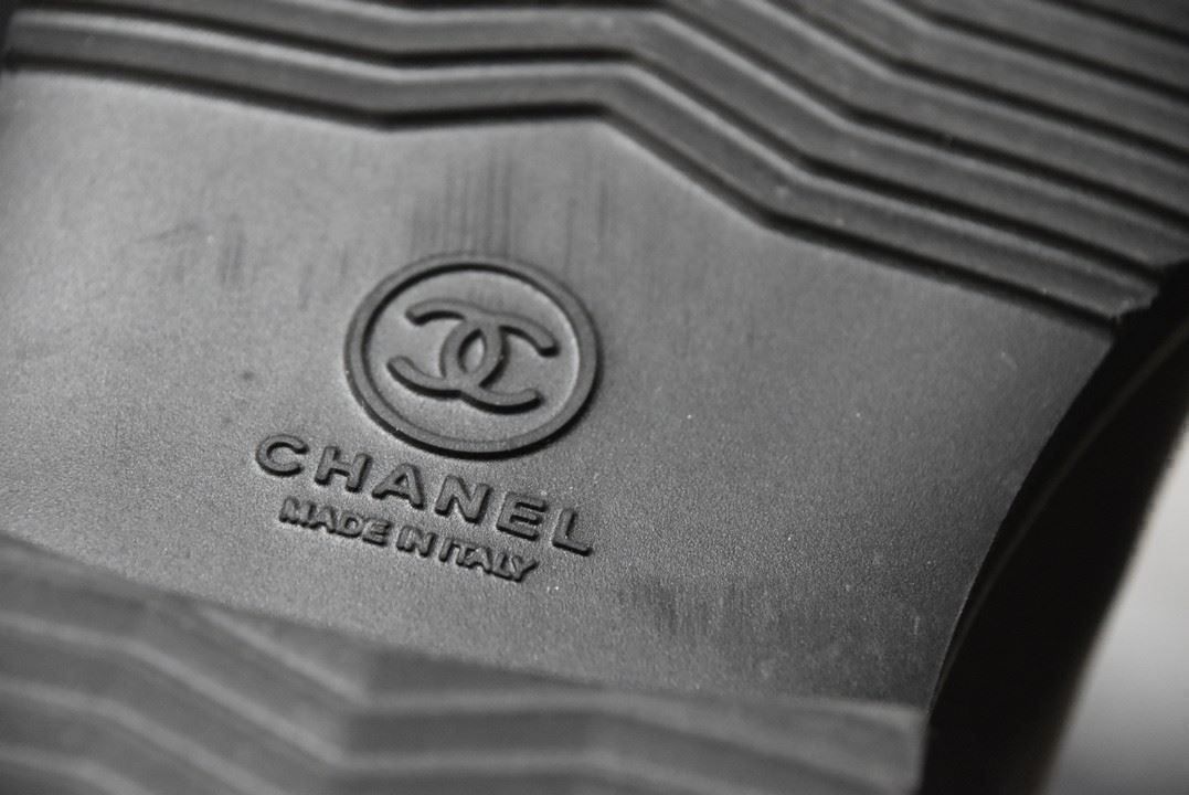 Chanel Scarpe da donna: Boots / Bottes Chanel 38 – Usato da Collonges venduto da Auganien 7