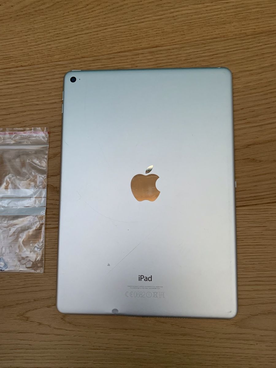 Apple Tablet PC: iPad A1566 Ersatzteile – Defekt aus Mosnang von adrianoworks 2