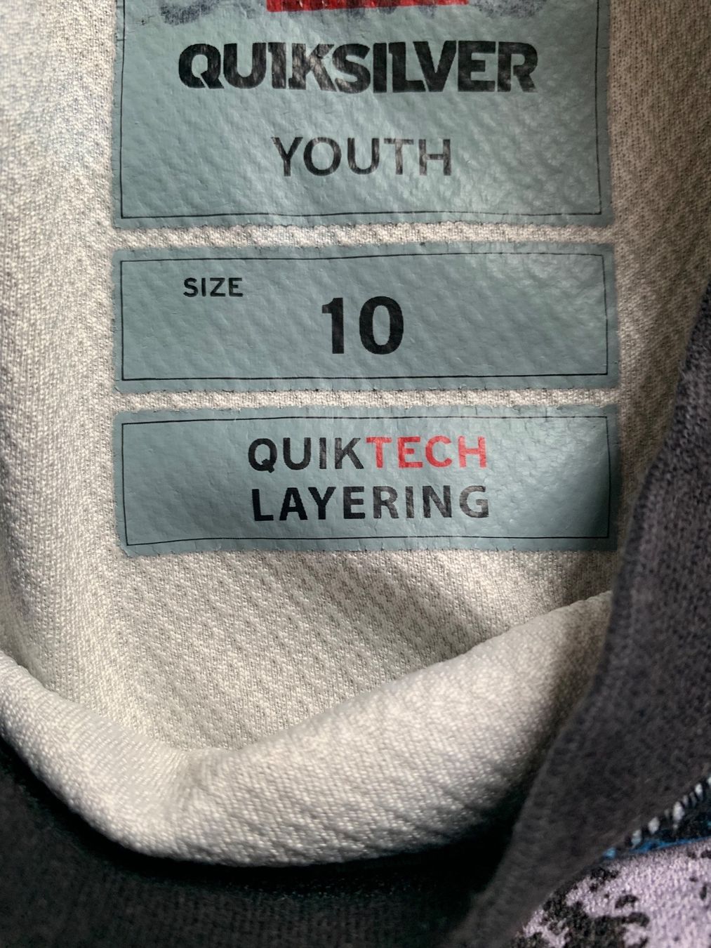 Camicie, T-shirt & Polo: QuickSilver Mid Layer Gr. 140 – Usato da Killwangen venduto da Zermatt5 2
