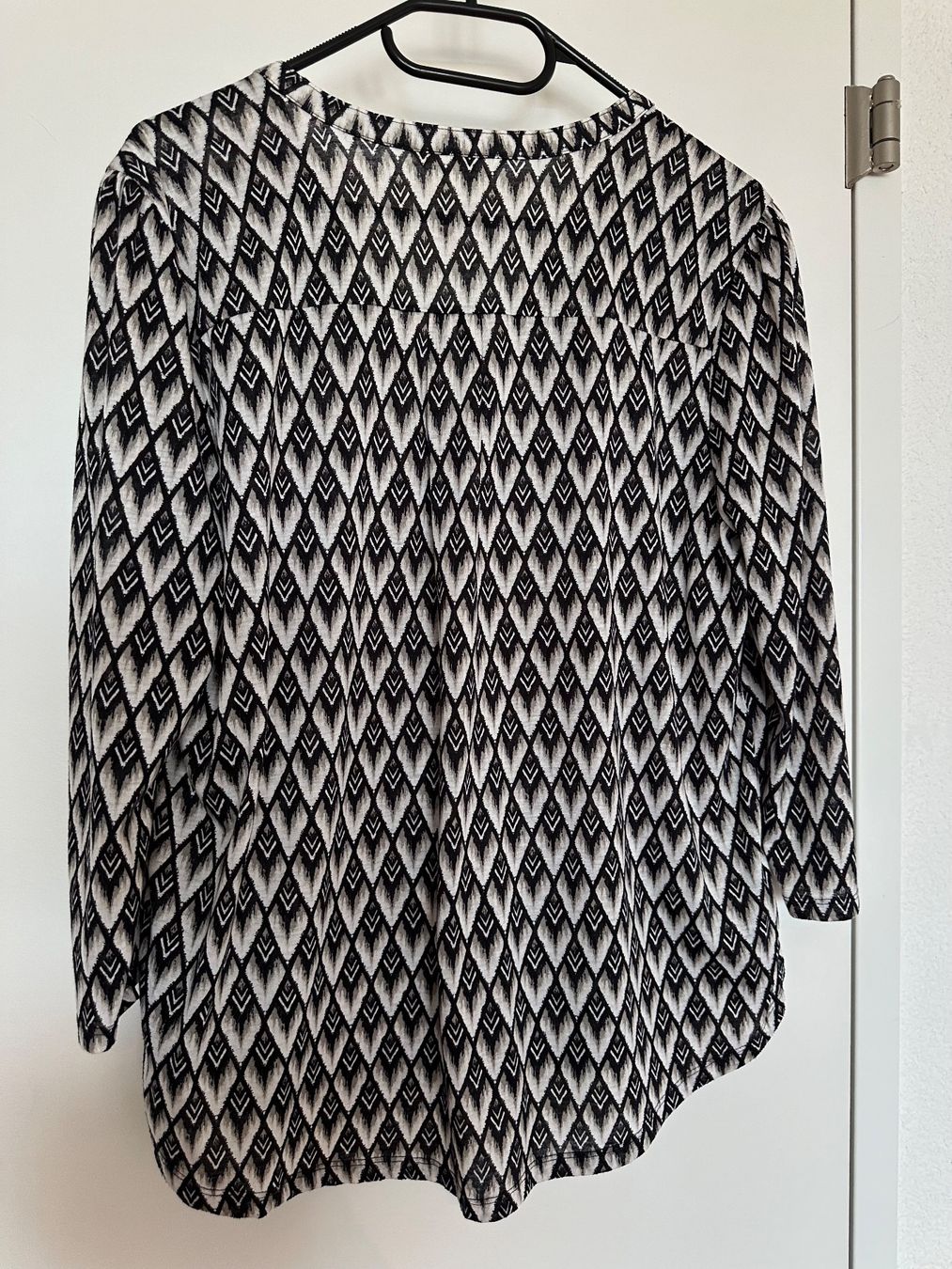 H&M Camicette: Damenbluse gemustert - M - wie NEU! – Nuovo (secondo la descrizione) da Pfäffikon SZ venduto da ansyyy 2