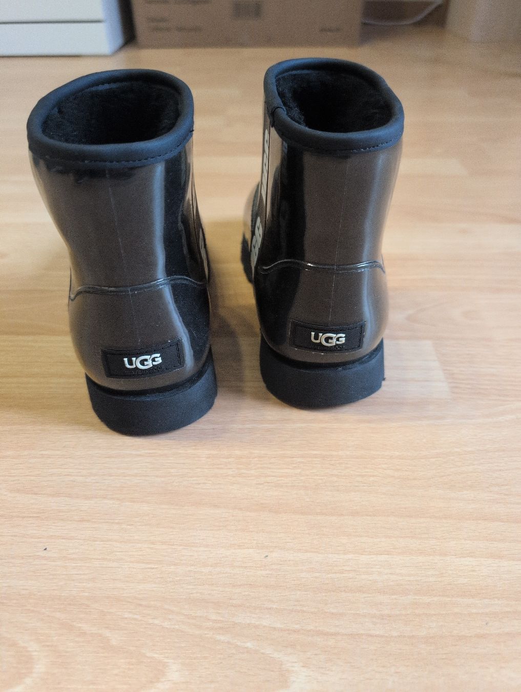 Scarpe per cavalli: Bottines UGG Noires Imperméables - Taille 38 - – Usato da Bassersdorf venduto da pca_cz6q 2