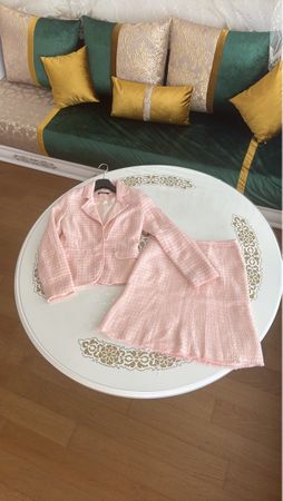 Rosa Tweed Anzug Jacke und Rock Größe L