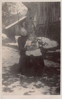 Grossmutter mit Enkel, vermutlich um Meggen LU, datiert 1922
