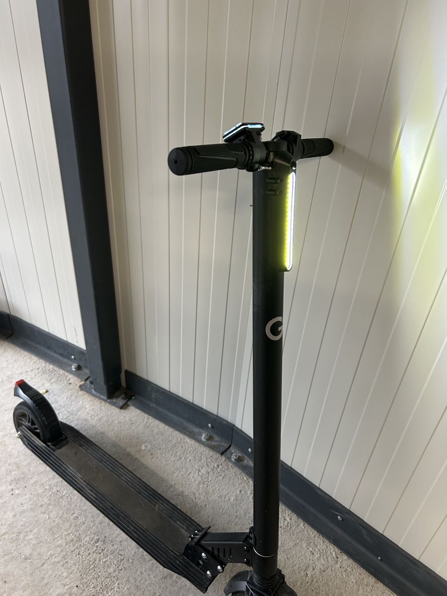 Scooter: E-Scooter CLASSIC 20 km/h schwarz – Nuovo (secondo la descrizione) da Amriswil venduto da iza_6gxz 3