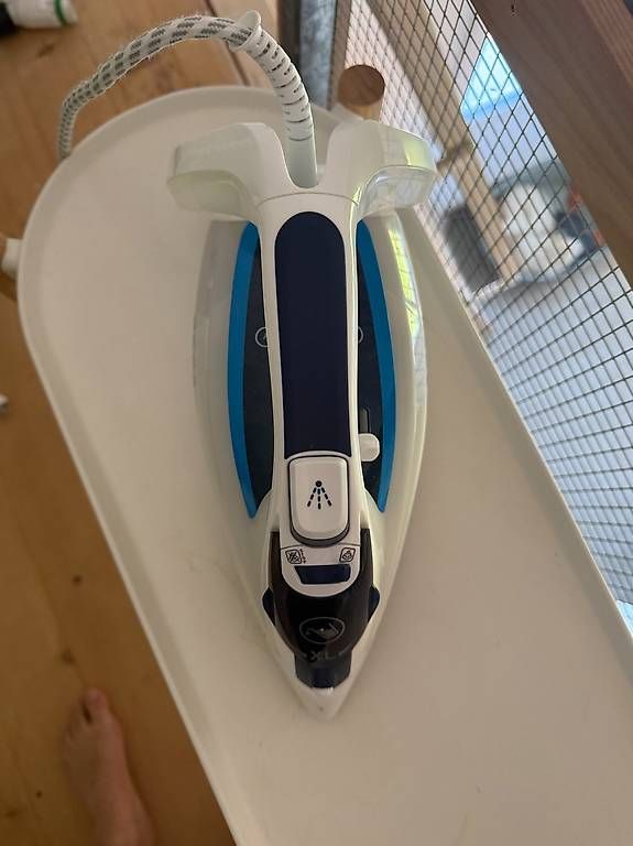 Tefal Ferri da stiro: Fer à repasser Tefal Smart Protect vapeur – Usato da La Joux FR venduto da ale_w55y