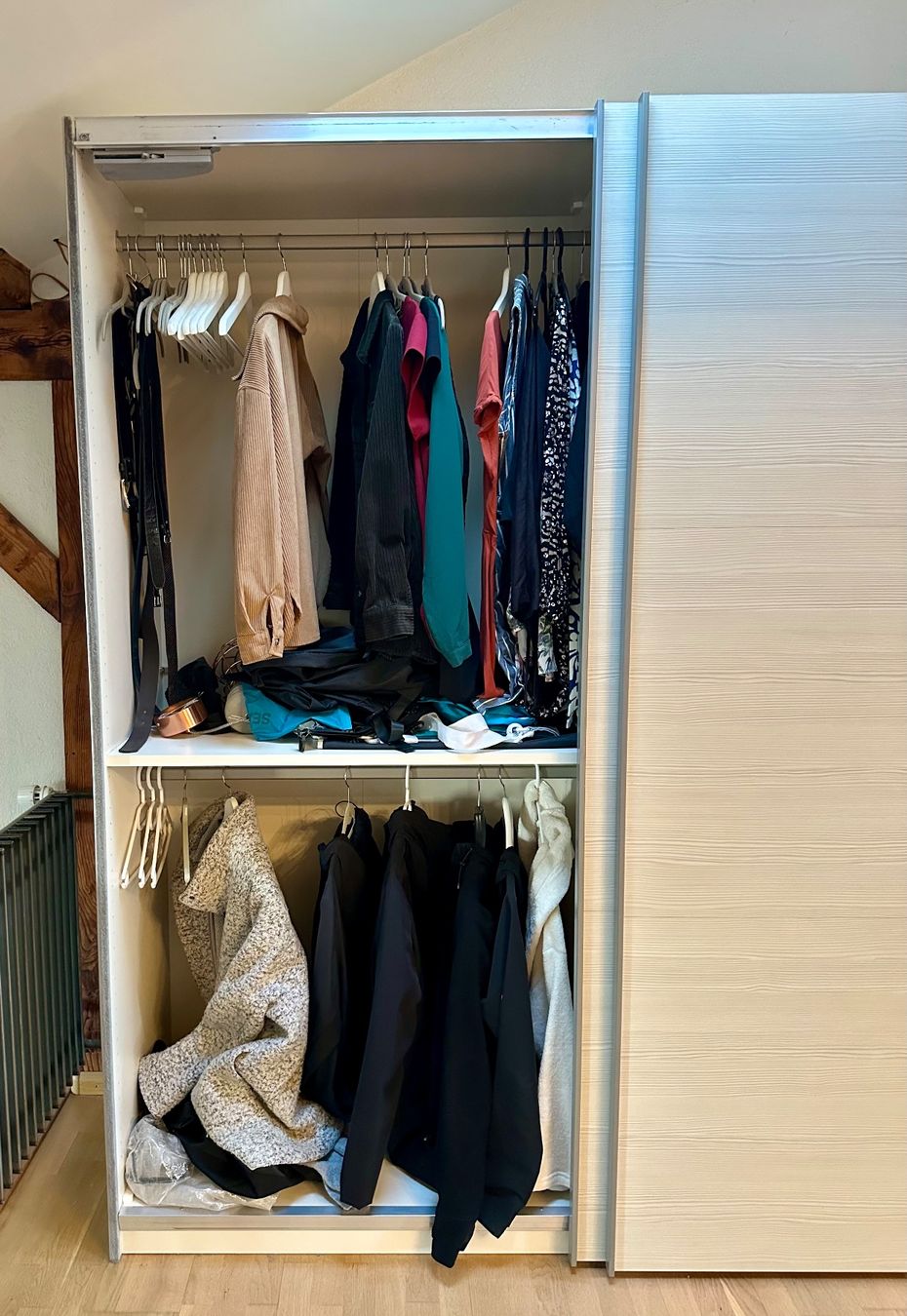 Pfister Armadi: Kleiderschrank von Pfister – Usato da Erlinsbach venduto da dingsda58 1