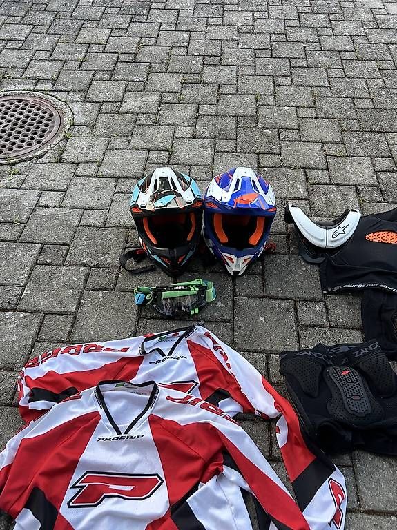 Lots de vêtements: Motocross Bekleidung  – D'occasion à Dietschwil par cyr_ln56 3