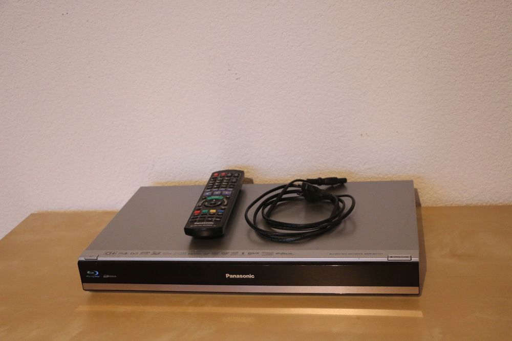Panasonic BluRay Disc Recorder DMRBST721 Kaufen auf Ricardo