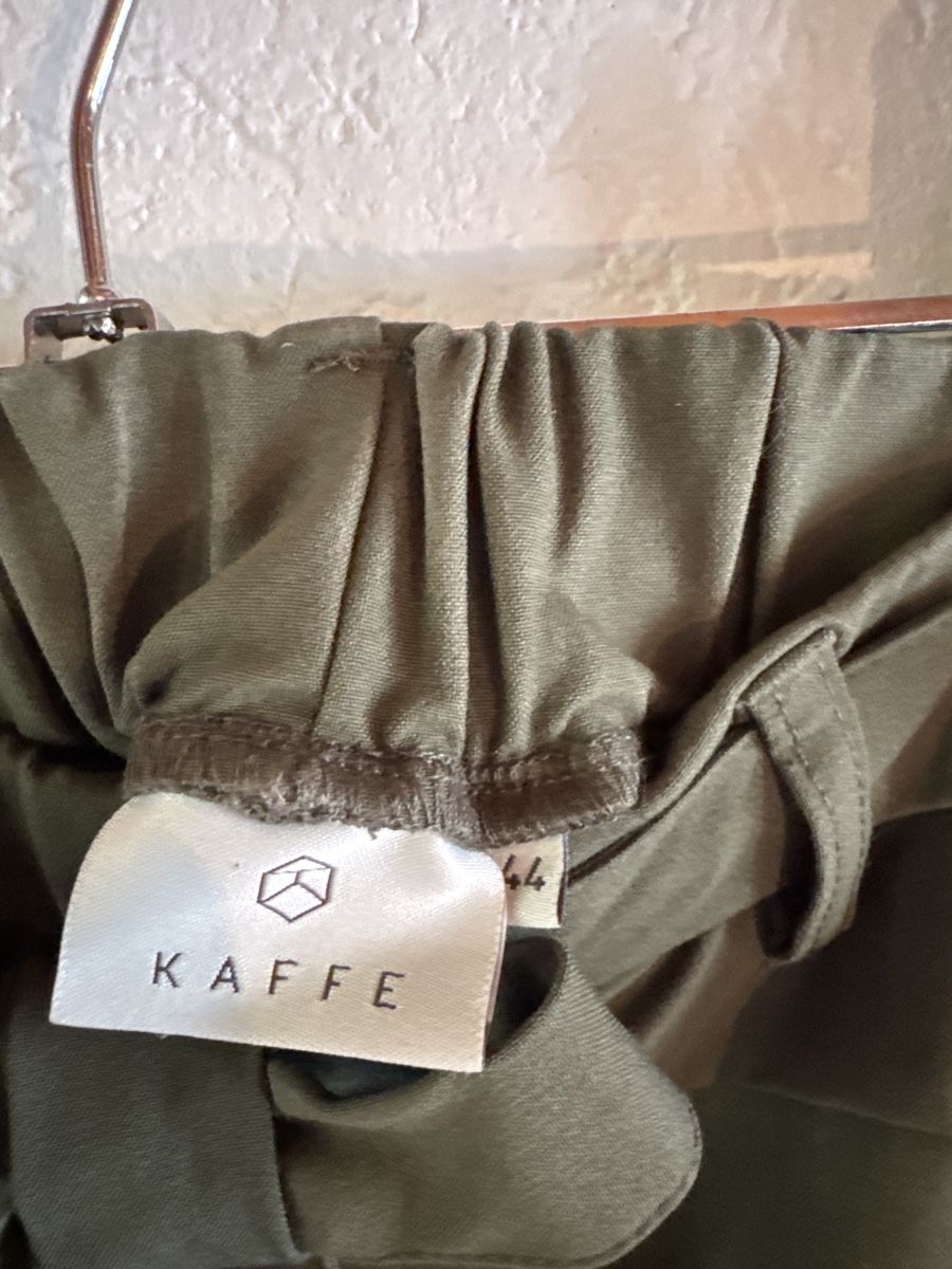 Pantaloni: Kaffe Stoffhose khaki/olivgrün – Nuovo (secondo la descrizione) da Rohrbachgraben venduto da kae_5lhf 2