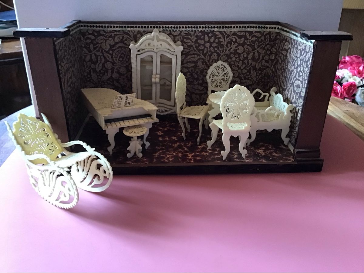 Giocattoli: Alte Mini Puppenstube – Usato da St. Gallen venduto da Goldlilly 2