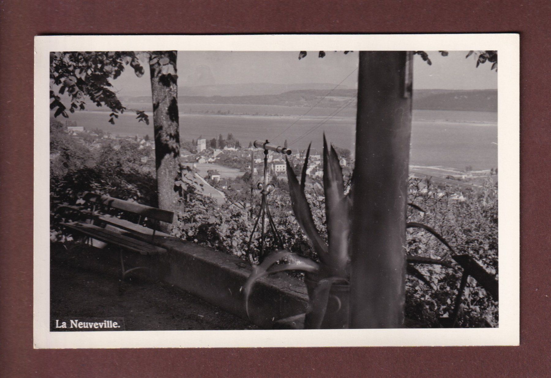 Cartoline postali: LA NEUVEVILLE - 1957 – Usato da Pully venduto da nicecards-shop
