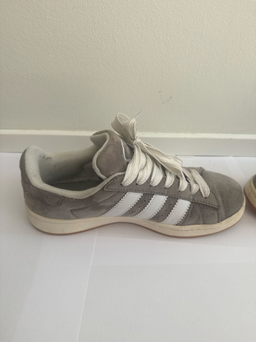 Adidas Chaussures hommes: Graue Adidas Campus – D'occasion à St. Niklausen LU par car_2562 3