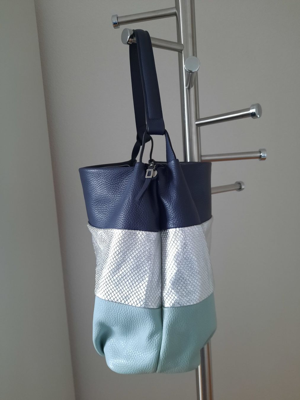 Borse da donna: Mehrfarbige Ledertasche – Usato da Zug venduto da Alpenrose353 1
