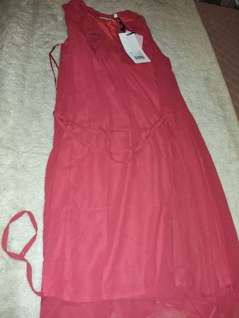 Robe Naf Naf rouge avec volants taille XS neuve 
