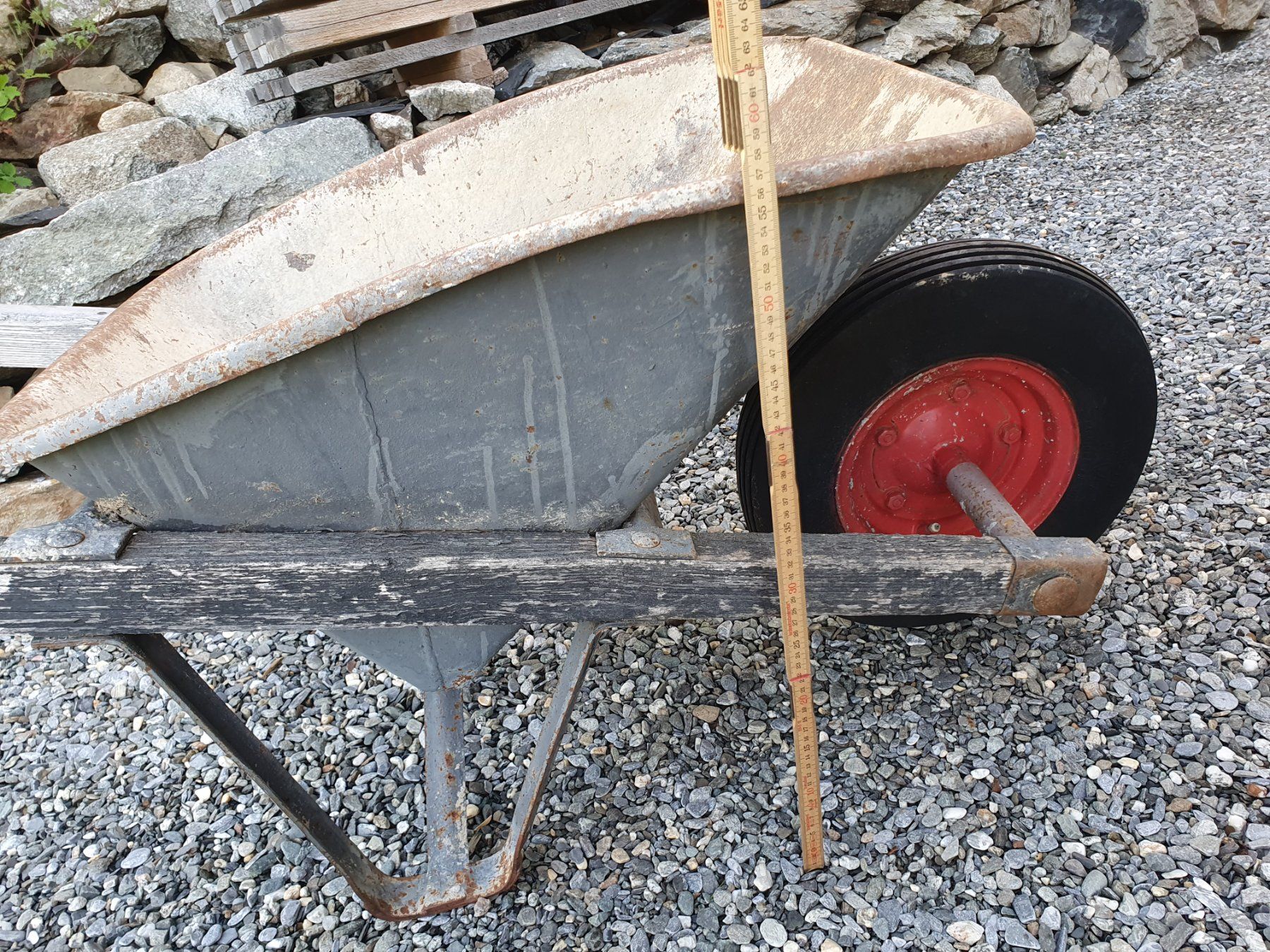 Schubkarren: Brouette vintage – Defekt aus Finhaut von sof_j2wn 6