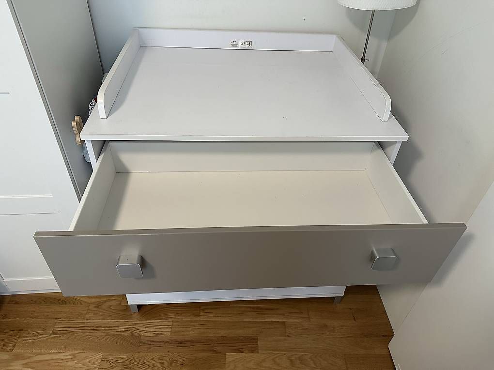 Tables à langer & accessoires: Wickelkommode 3 Türen – D'occasion à Luzern par val_zzf8 3