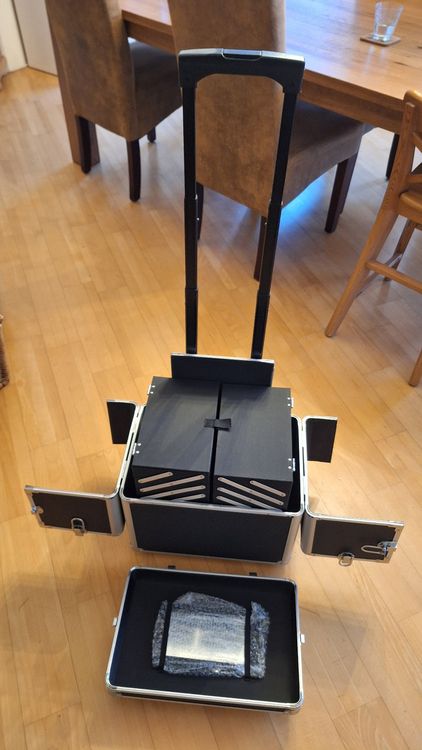 Kosmetikkoffer mit Rollen 3