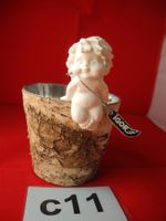 Igor Engel auf Vase sitzend, Nr. c11