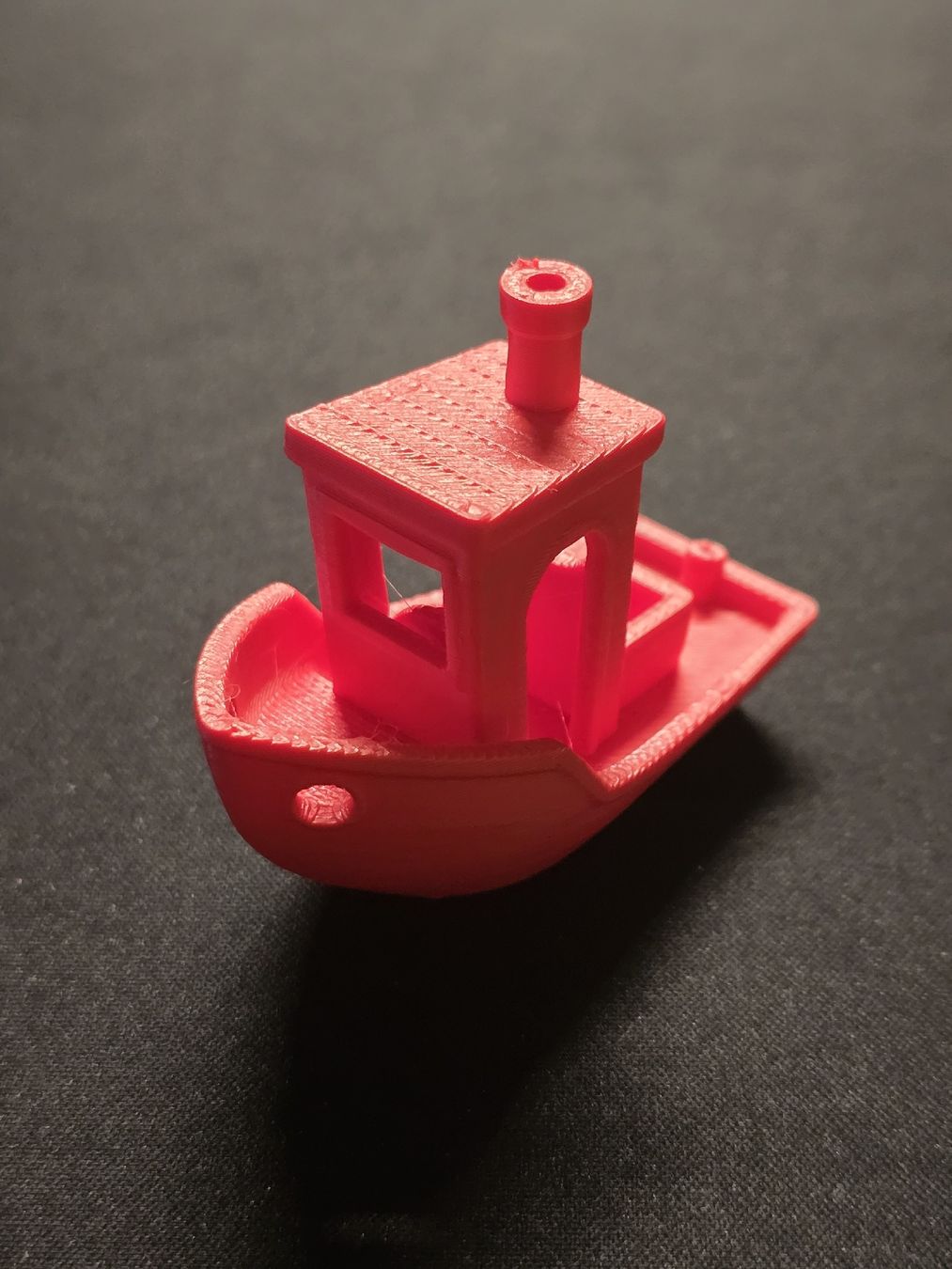 Giocattoli: Benchy aus rotem PLA – Nuovo (secondo la descrizione) da Wilen b. Wollerau venduto da M.S.007