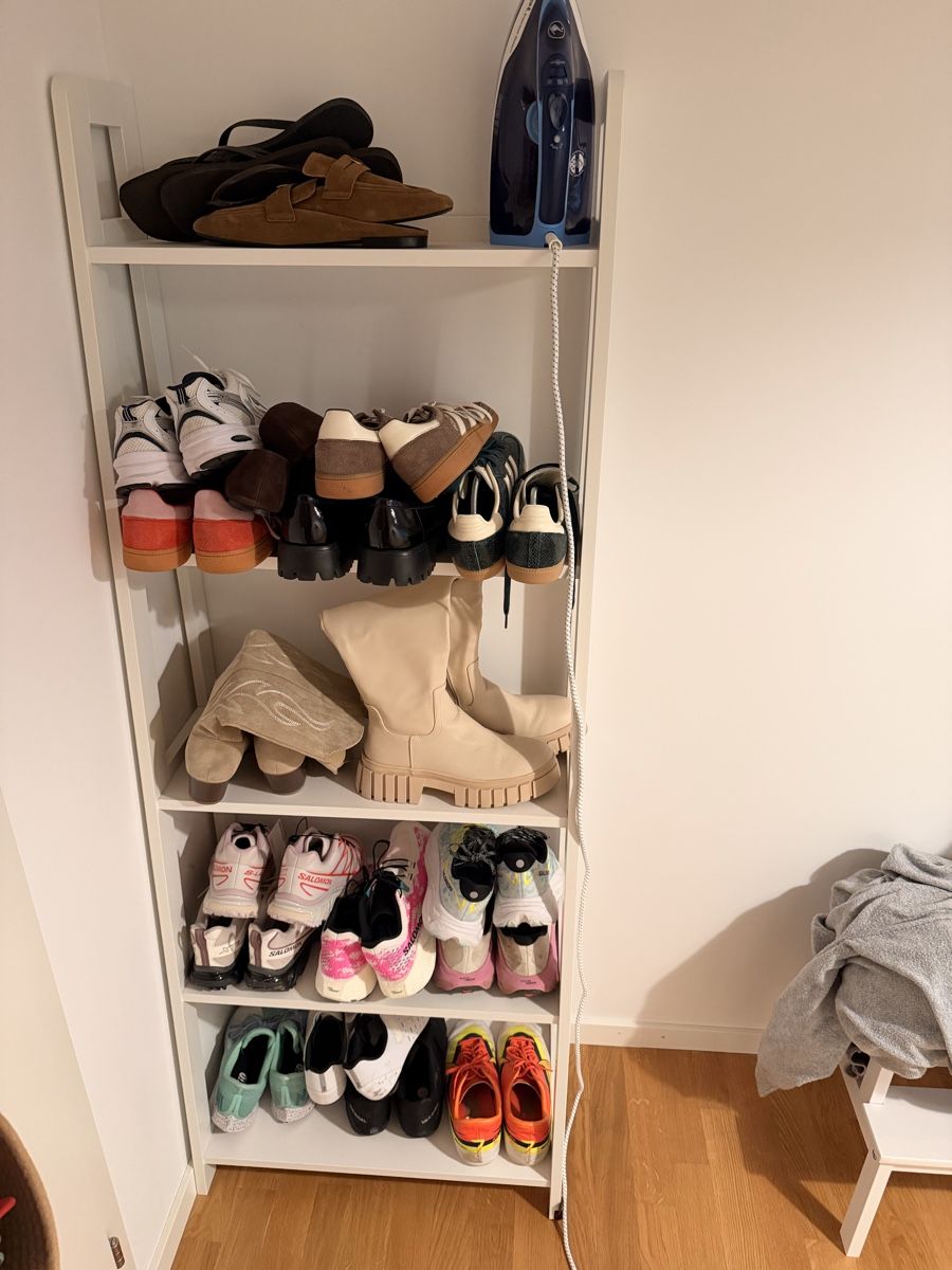 Scaffali: Schuhregal weiss 5 Ablageflächen  – Usato da Bühler venduto da kammera2002